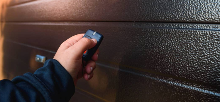 automatic door opener with remote control in Vineyard