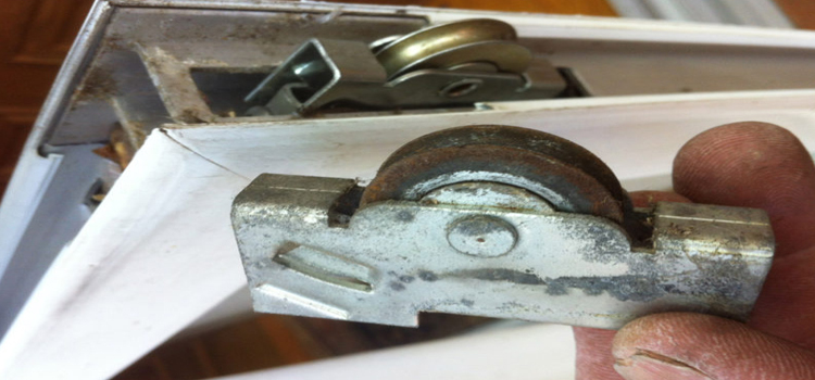screen door roller repair in Vineyard